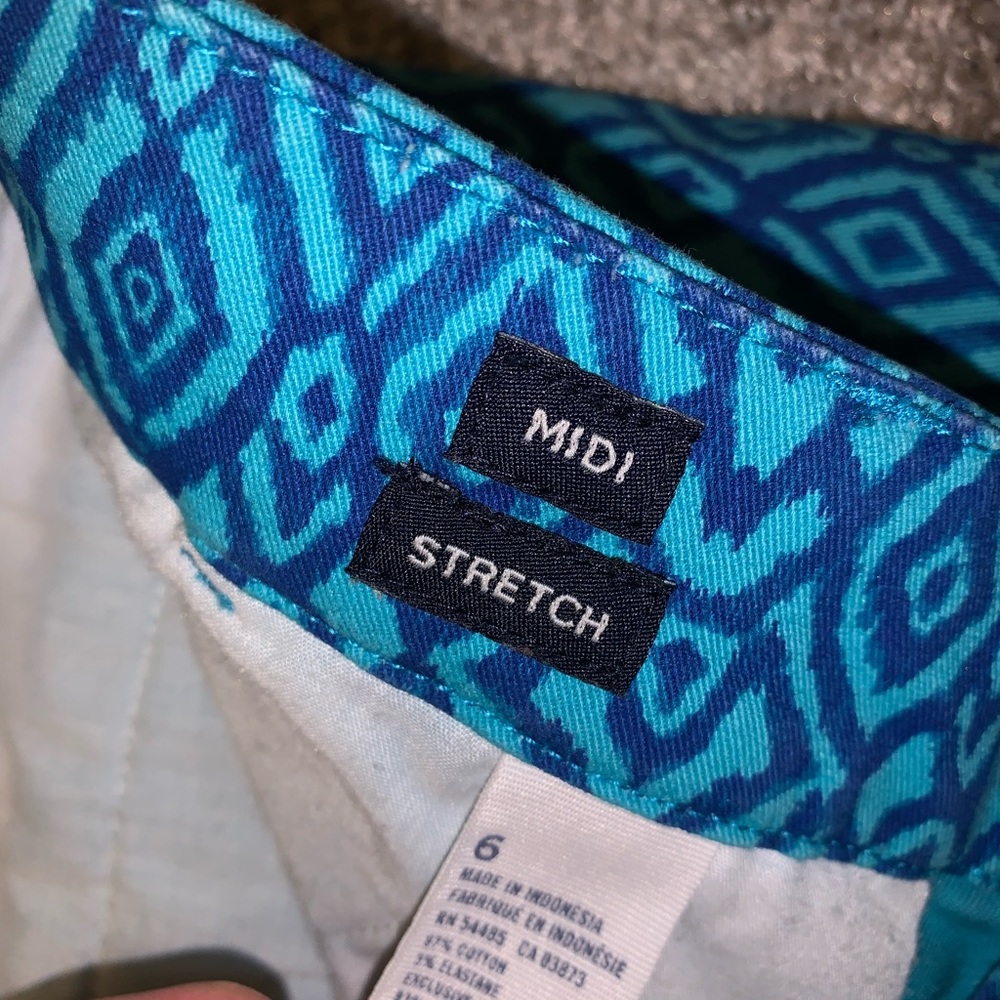 American Eagle Midi Stretch Blue Shorts size 6 - Picture 8 of 11